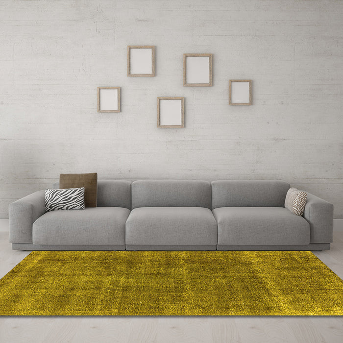 Machine Washable Oriental Yellow Industrial Rug in a Living Room, wshurb2906yw