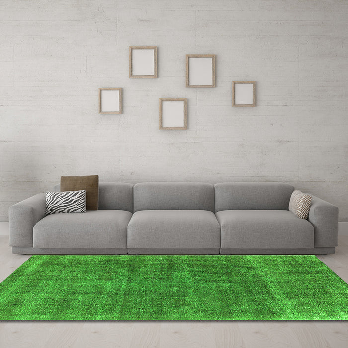 Machine Washable Oriental Green Industrial Area Rugs in a Living Room,, wshurb2906grn