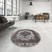 Round Mid-Century Modern Gray Oriental Rug in a Office, urb2910