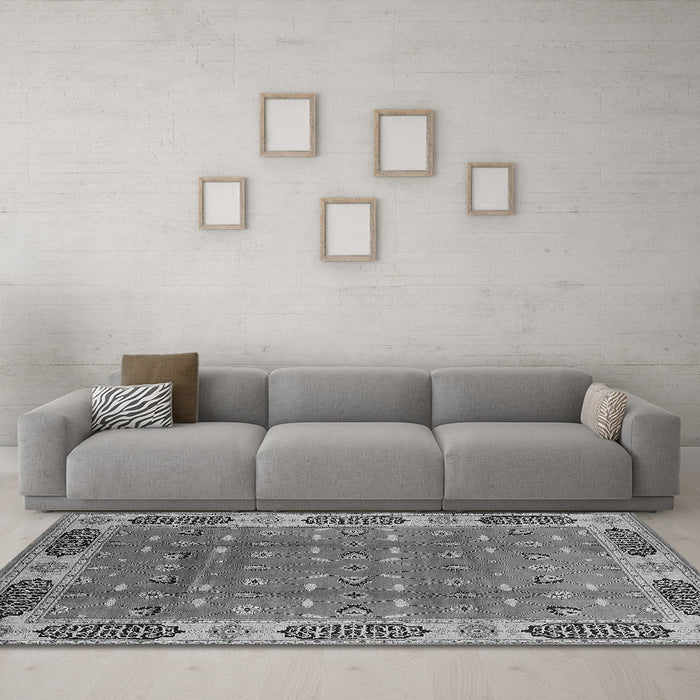 Machine Washable Oriental Gray Traditional Rug in a Living Room,, wshurb2919gry