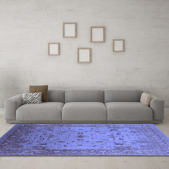 Machine Washable Oriental Blue Traditional Rug in a Living Room, wshurb2921blu