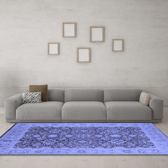 Machine Washable Oriental Blue Traditional Rug in a Living Room, wshurb2922blu