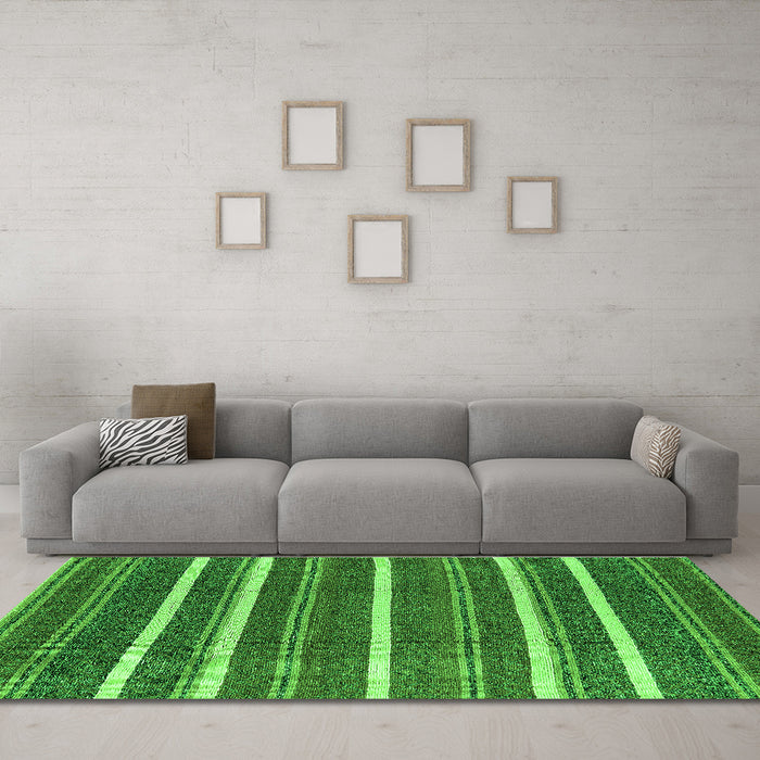 Machine Washable Oriental Green Industrial Area Rugs in a Living Room,, wshurb2927grn
