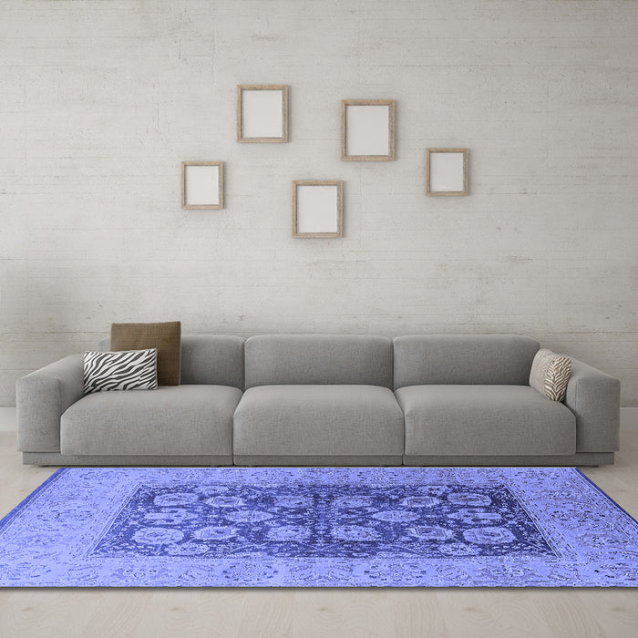 Machine Washable Oriental Blue Traditional Rug in a Living Room, wshurb2935blu