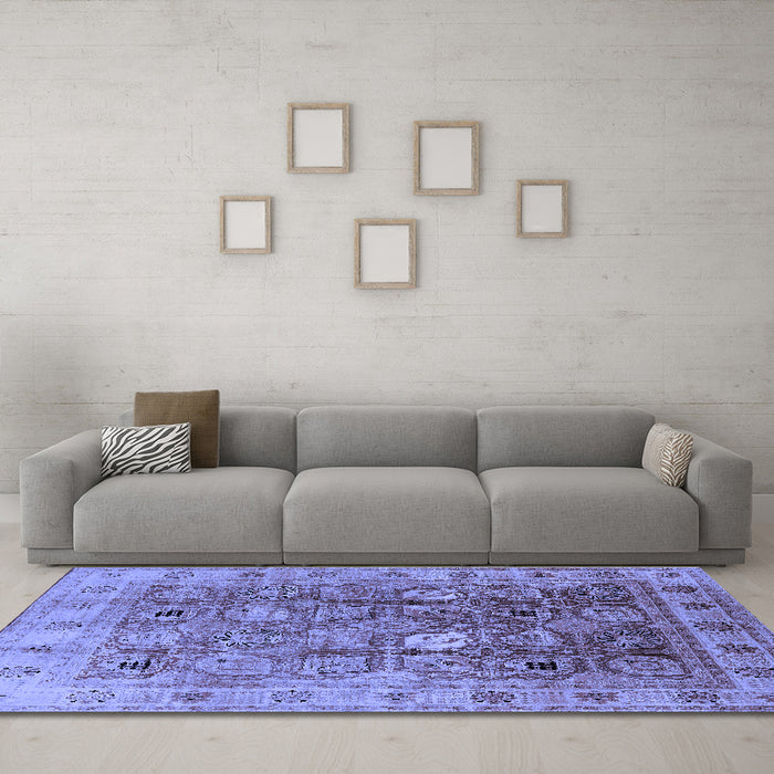 Machine Washable Oriental Blue Traditional Rug in a Living Room, wshurb2940blu