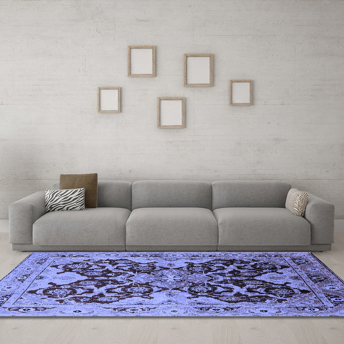 Machine Washable Oriental Blue Traditional Rug in a Living Room, wshurb2941blu