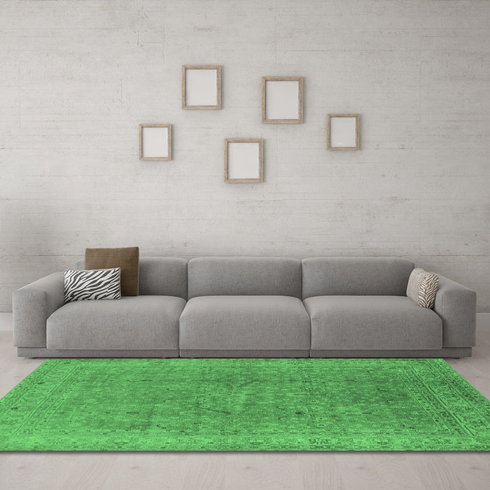 Machine Washable Oriental Emerald Green Industrial Area Rugs in a Living Room,, wshurb2942emgrn