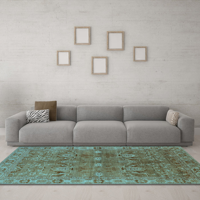 Machine Washable Oriental Light Blue Traditional Rug in a Living Room, wshurb2945lblu
