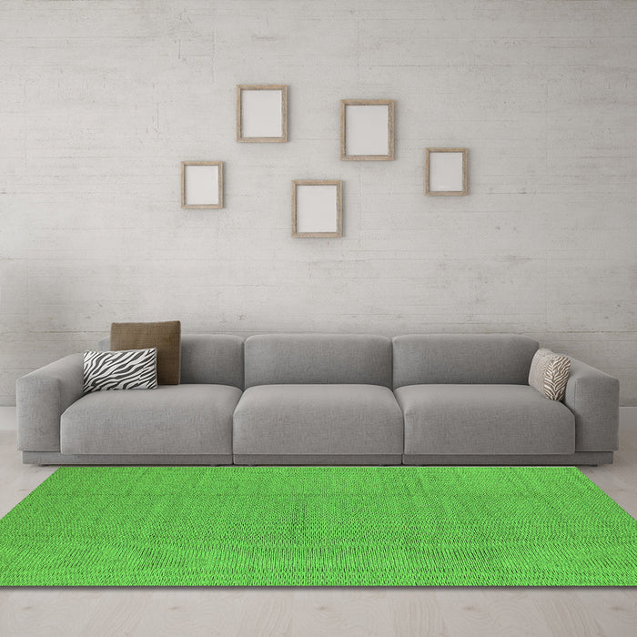 Machine Washable Solid Green Modern Area Rugs in a Living Room,, wshurb2948grn