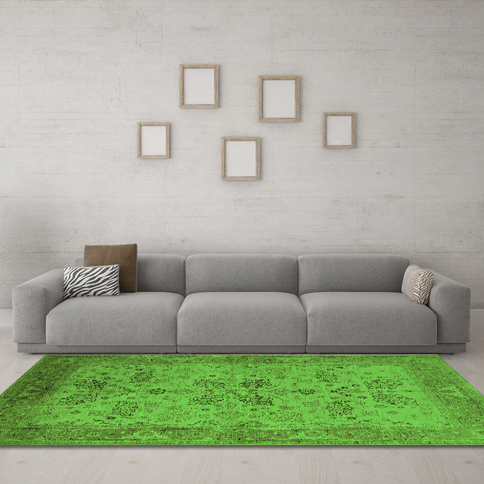 Machine Washable Oriental Green Traditional Area Rugs in a Living Room,, wshurb2951grn