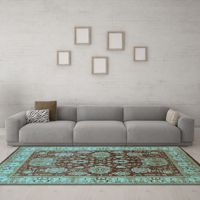 Machine Washable Oriental Light Blue Traditional Rug in a Living Room, wshurb2952lblu