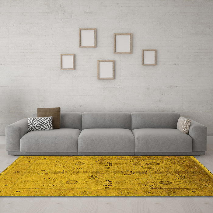 Machine Washable Oriental Yellow Traditional Rug in a Living Room, wshurb2954yw