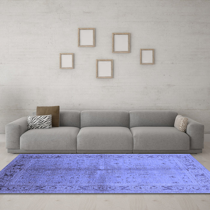 Machine Washable Oriental Blue Traditional Rug in a Living Room, wshurb2955blu