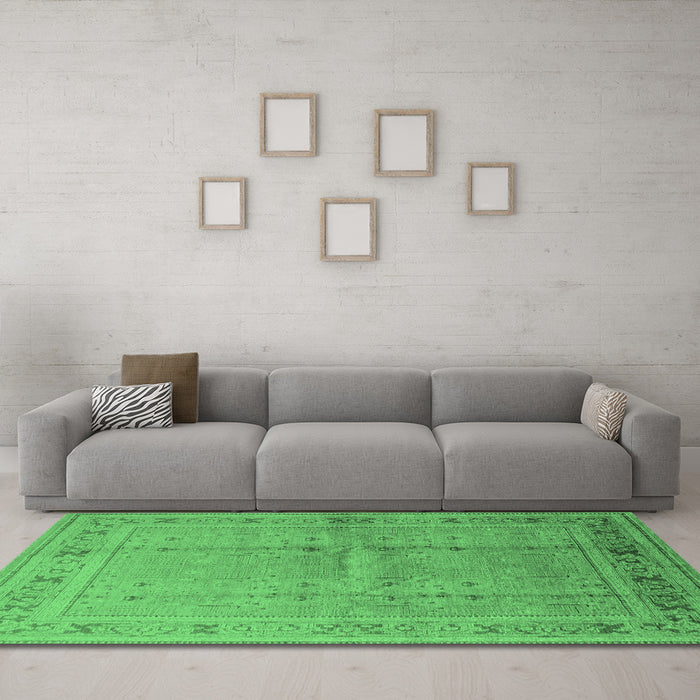 Machine Washable Oriental Emerald Green Industrial Area Rugs in a Living Room,, wshurb2957emgrn
