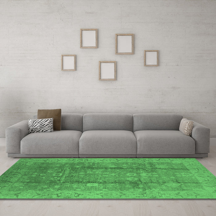 Machine Washable Oriental Emerald Green Industrial Area Rugs in a Living Room,, wshurb2959emgrn