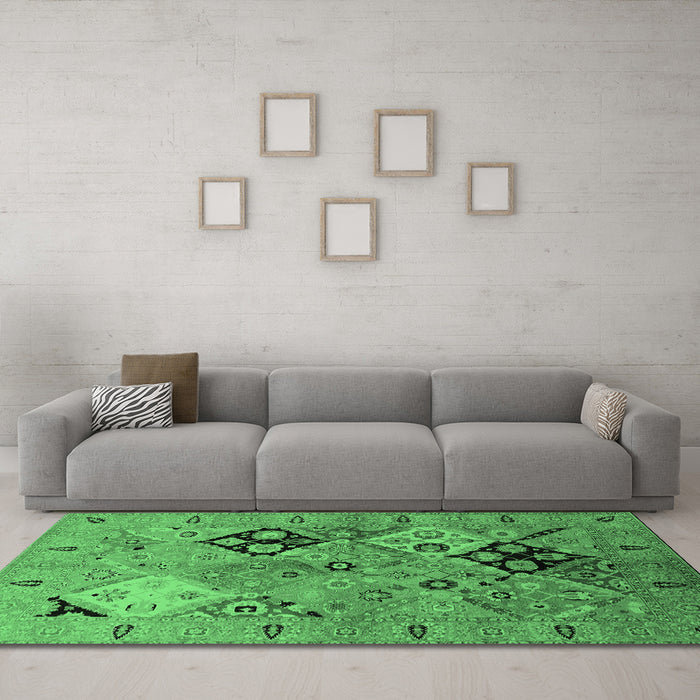 Machine Washable Oriental Emerald Green Industrial Area Rugs in a Living Room,, wshurb2961emgrn