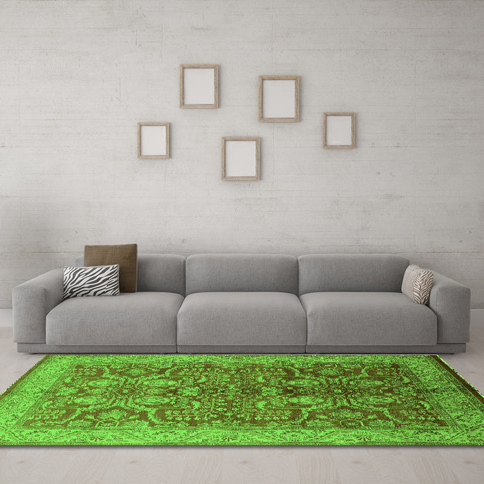 Machine Washable Oriental Green Industrial Area Rugs in a Living Room,, wshurb2962grn