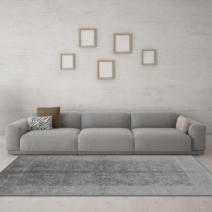 Machine Washable Oriental Gray Industrial Rug in a Living Room,, wshurb2964gry