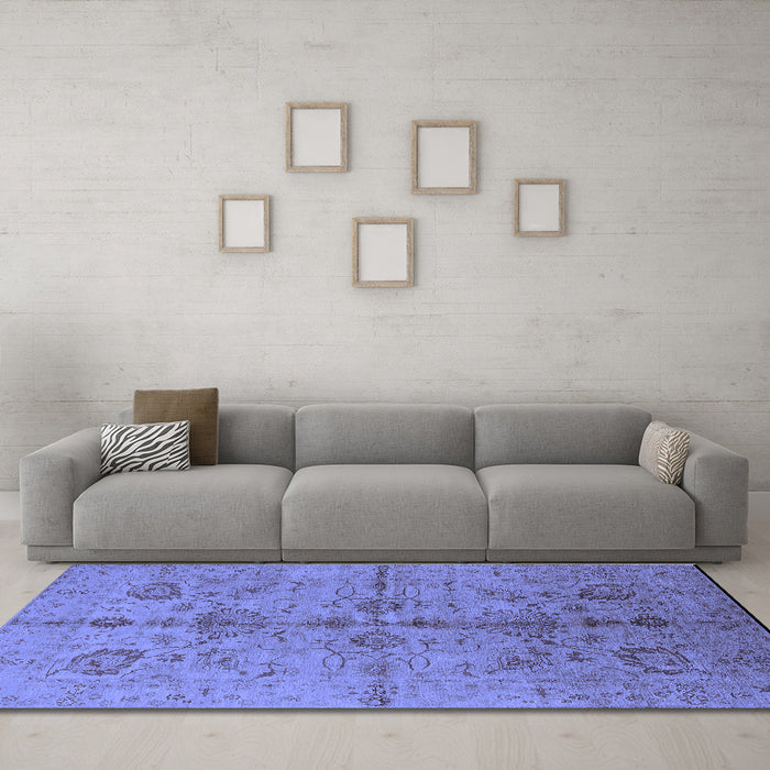 Machine Washable Oriental Blue Industrial Rug in a Living Room, wshurb2965blu