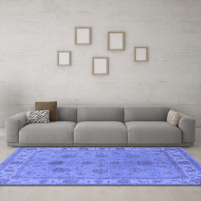 Machine Washable Oriental Blue Industrial Rug in a Living Room, wshurb2967blu