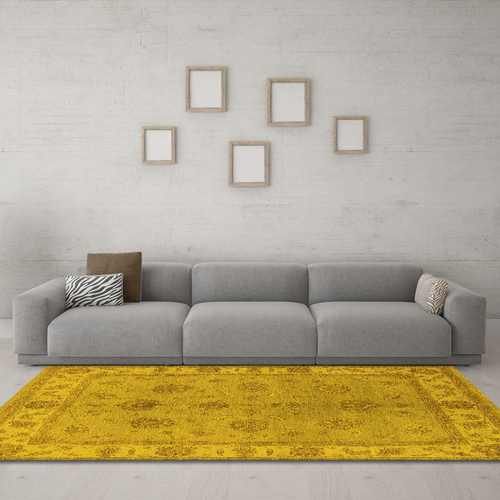 Machine Washable Oriental Yellow Industrial Rug in a Living Room, wshurb2967yw