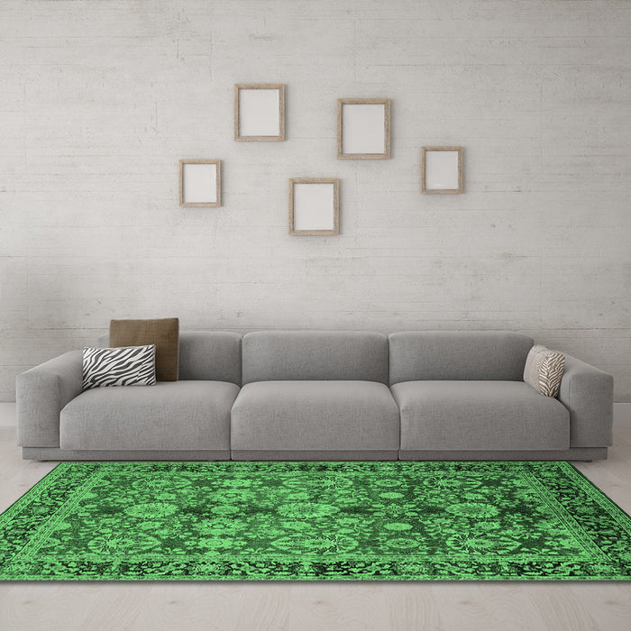 Machine Washable Oriental Emerald Green Industrial Area Rugs in a Living Room,, wshurb2973emgrn