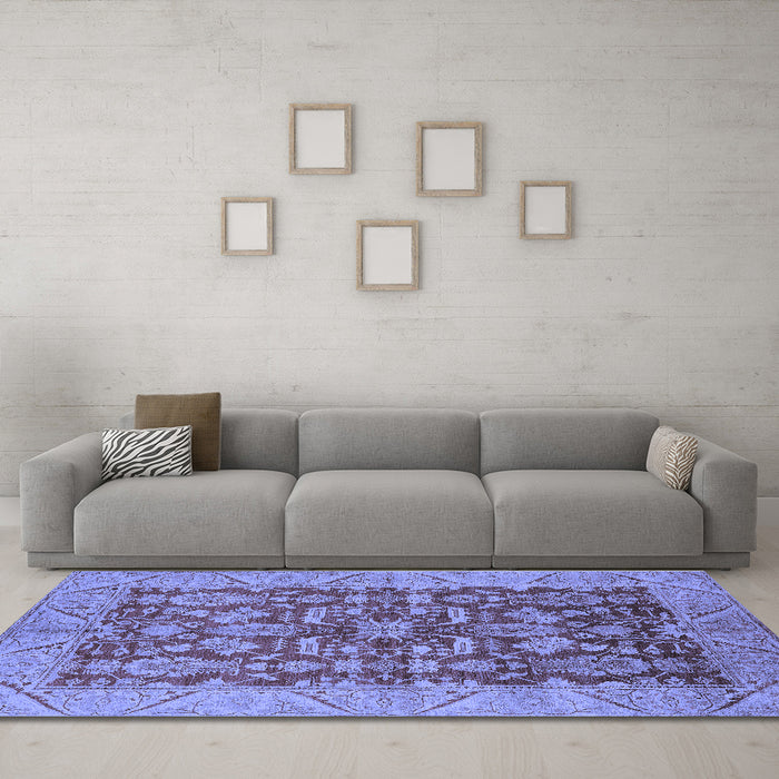 Machine Washable Oriental Blue Industrial Rug in a Living Room, wshurb2974blu