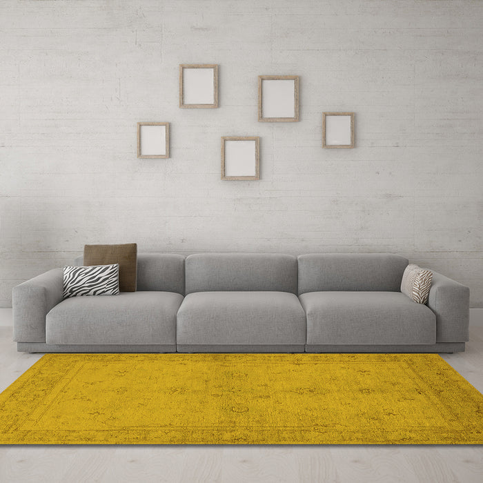 Machine Washable Oriental Yellow Industrial Rug in a Living Room, wshurb2981yw