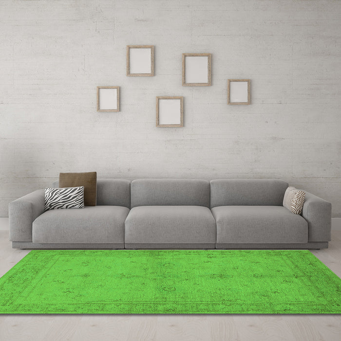 Machine Washable Oriental Green Industrial Area Rugs in a Living Room,, wshurb2981grn