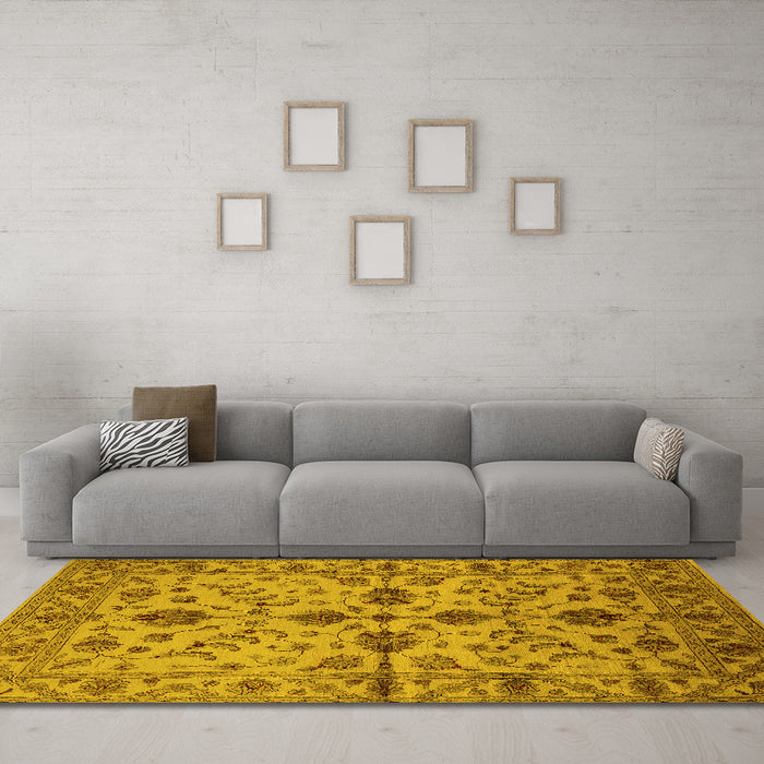 Machine Washable Oriental Yellow Traditional Rug in a Living Room, wshurb2982yw