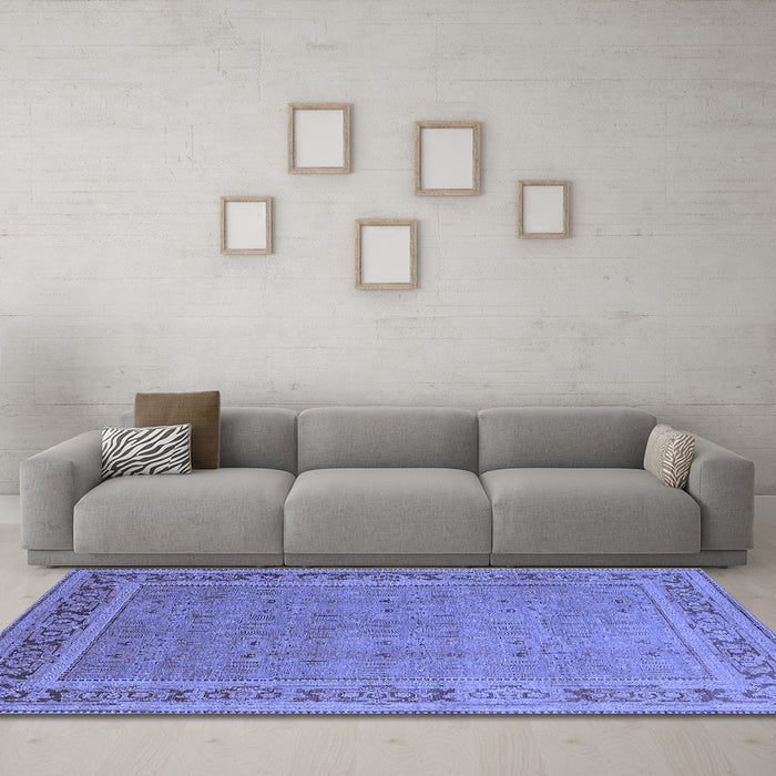 Machine Washable Oriental Blue Industrial Rug in a Living Room, wshurb2983blu