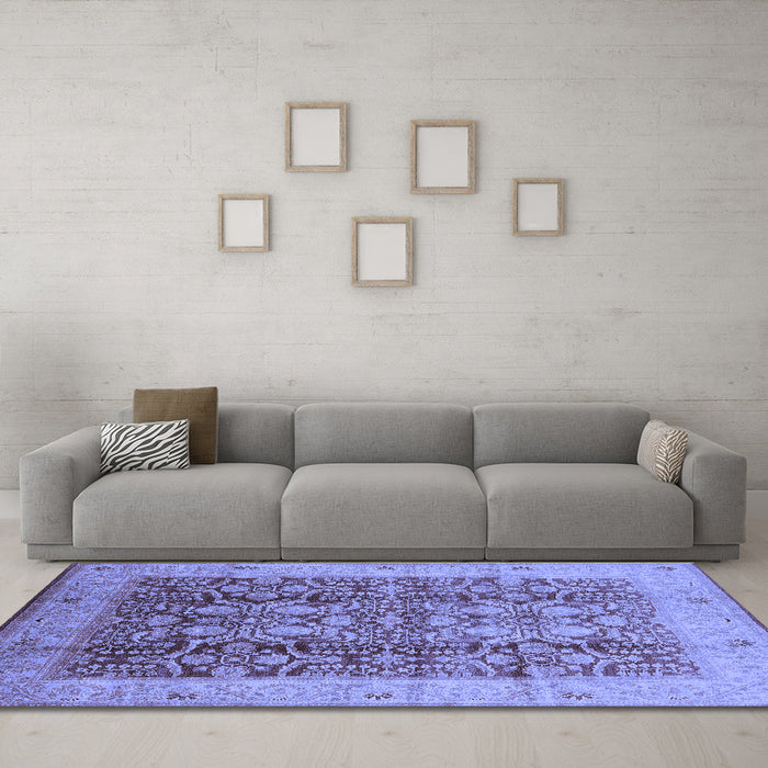 Machine Washable Oriental Blue Traditional Rug in a Living Room, wshurb2984blu