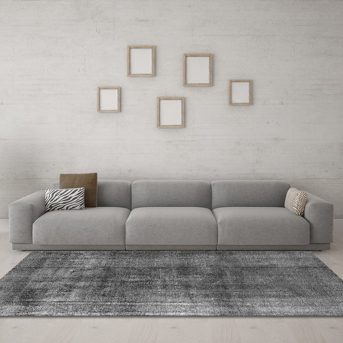 Machine Washable Oriental Gray Industrial Rug in a Living Room,, wshurb2987gry