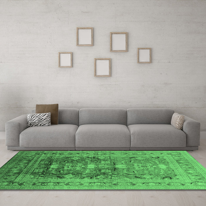 Machine Washable Oriental Emerald Green Traditional Area Rugs in a Living Room,, wshurb2988emgrn