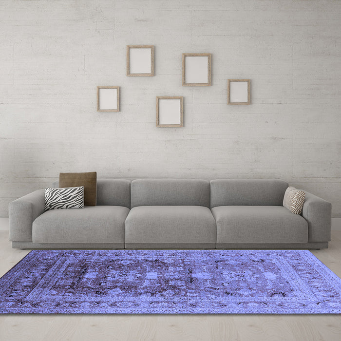 Machine Washable Oriental Blue Traditional Rug in a Living Room, wshurb2988blu