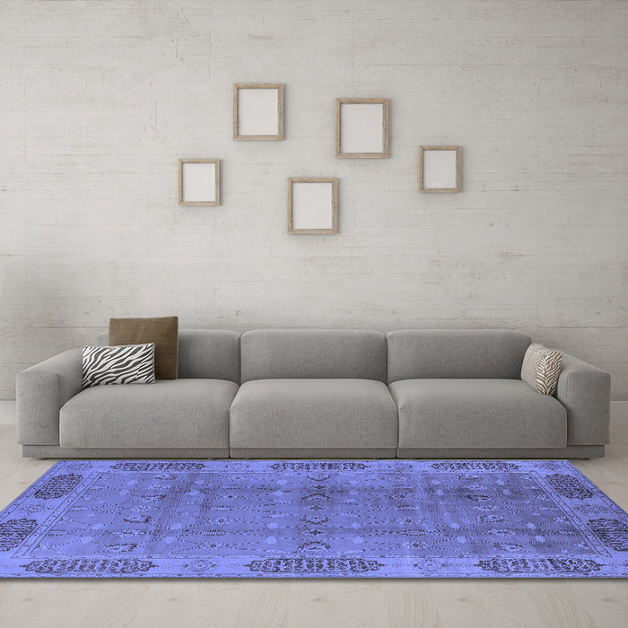 Machine Washable Oriental Blue Traditional Rug in a Living Room, wshurb2992blu