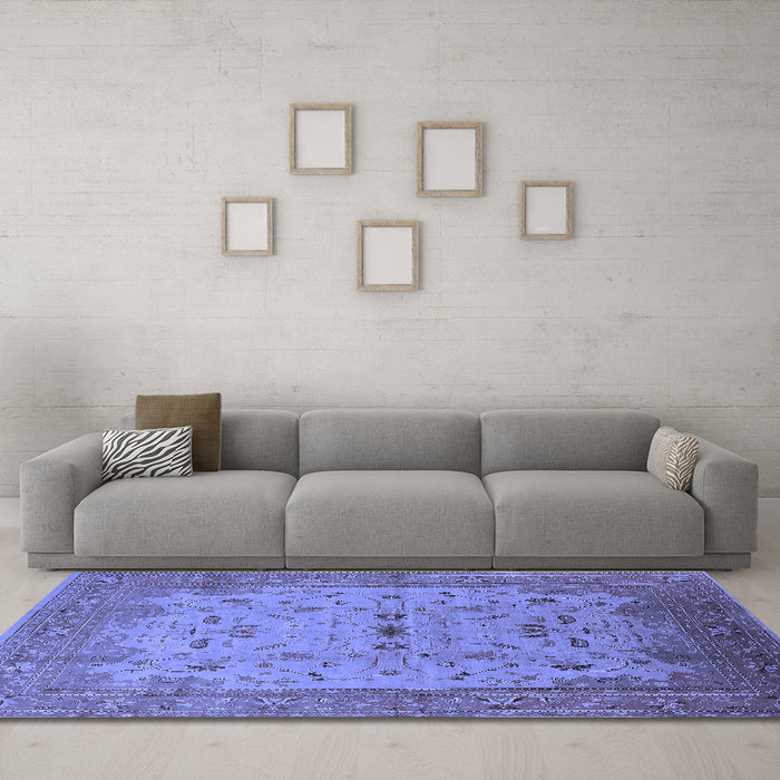 Machine Washable Oriental Blue Traditional Rug in a Living Room, wshurb2993blu