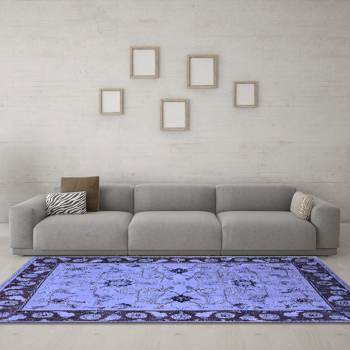 Machine Washable Oriental Blue Traditional Rug in a Living Room, wshurb2998blu