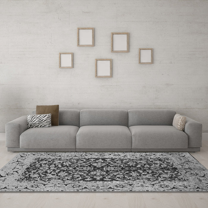 Machine Washable Oriental Gray Traditional Rug in a Living Room,, wshurb3000gry