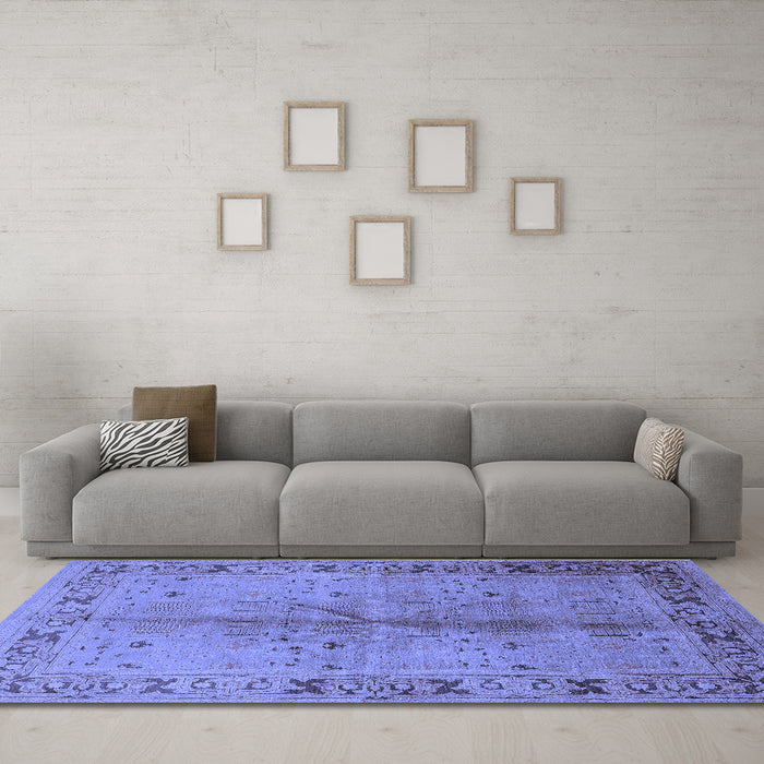 Machine Washable Oriental Blue Industrial Rug in a Living Room, wshurb3003blu