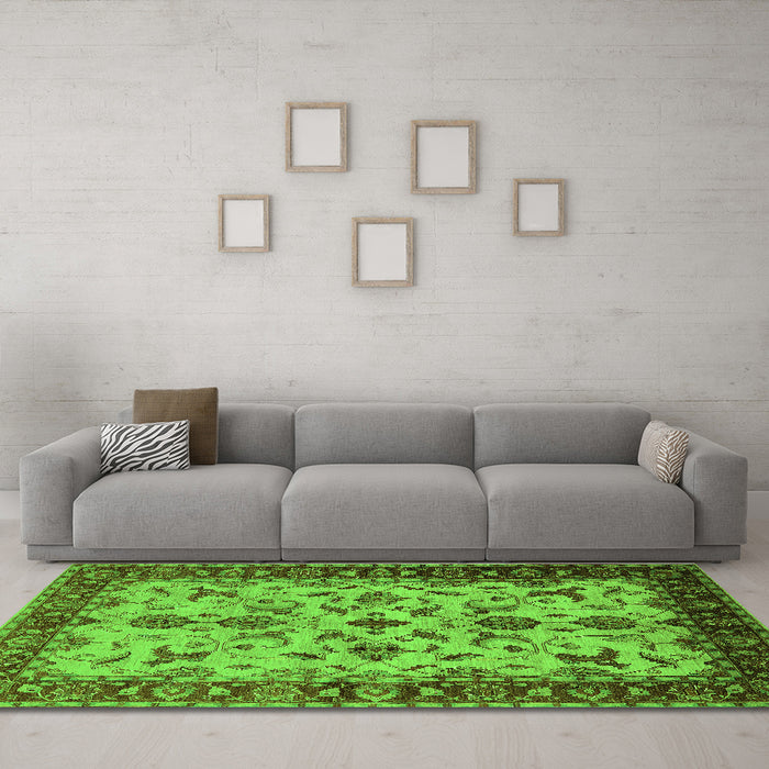 Machine Washable Oriental Green Industrial Area Rugs in a Living Room,, wshurb3004grn