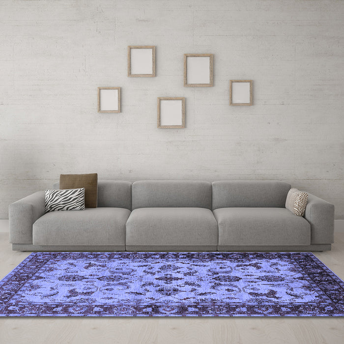 Machine Washable Oriental Blue Industrial Rug in a Living Room, wshurb3004blu
