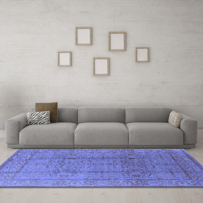 Machine Washable Oriental Blue Industrial Rug in a Living Room, wshurb3006blu