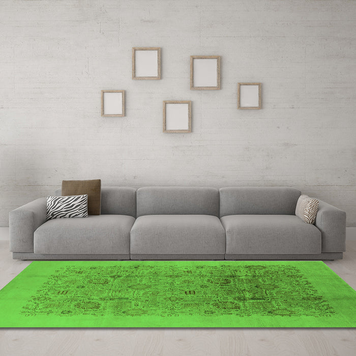 Machine Washable Oriental Green Industrial Area Rugs in a Living Room,, wshurb3007grn