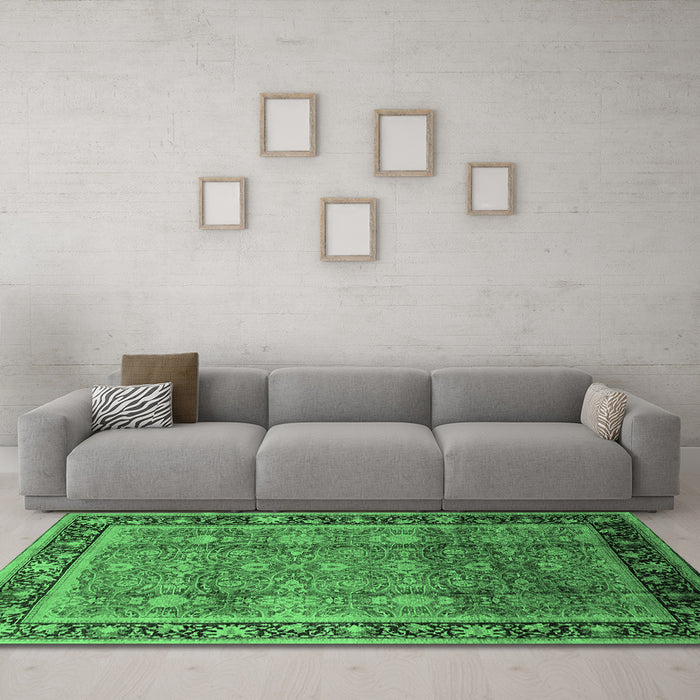 Machine Washable Oriental Emerald Green Industrial Area Rugs in a Living Room,, wshurb3008emgrn