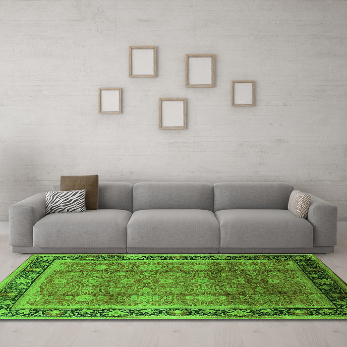 Machine Washable Oriental Green Industrial Area Rugs in a Living Room,, wshurb3008grn