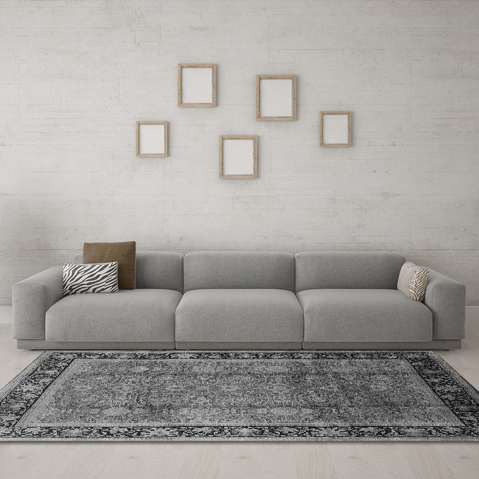 Machine Washable Oriental Gray Industrial Rug in a Living Room,, wshurb3008gry