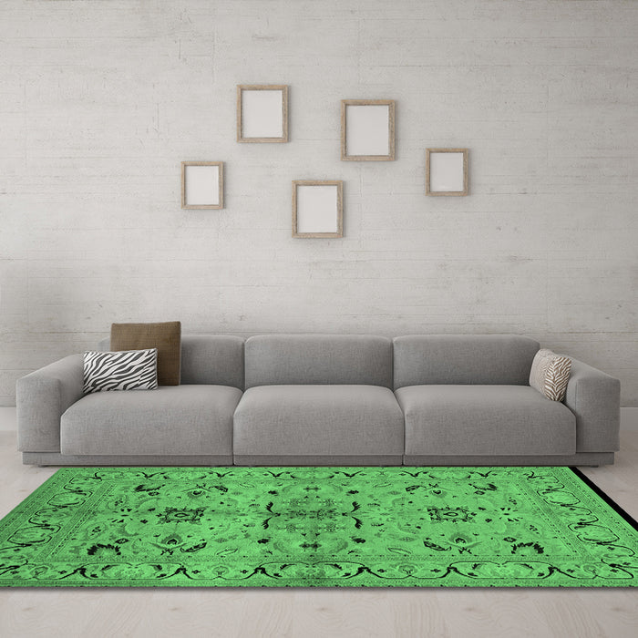 Machine Washable Oriental Emerald Green Industrial Area Rugs in a Living Room,, wshurb3012emgrn