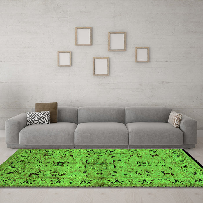 Machine Washable Oriental Green Industrial Area Rugs in a Living Room,, wshurb3012grn