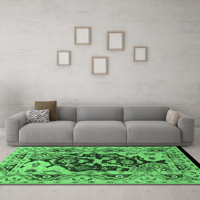 Machine Washable Oriental Emerald Green Industrial Area Rugs in a Living Room,, wshurb3015emgrn